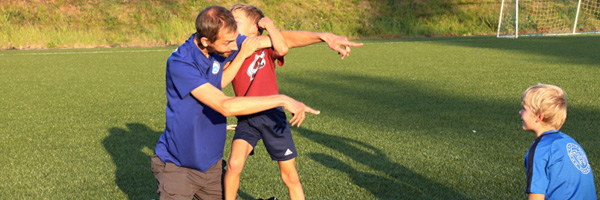 Silný příběh v Lomnici: Němec porazil rakovinu a teď šéfuje mládeži. Silný příběh v Lomnici: Němec porazil rakovinu a teď šéfuje mládeži.